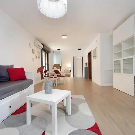 Apartment Il Villino Di Adelchi By Domusdimore *